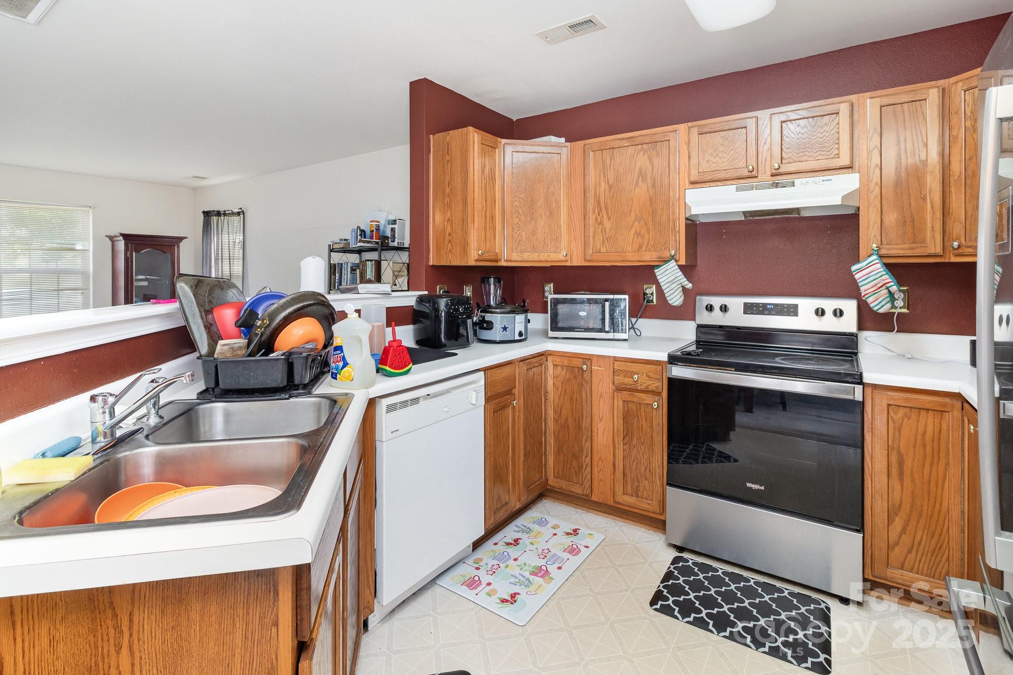 726 Aberdeen Glen Place