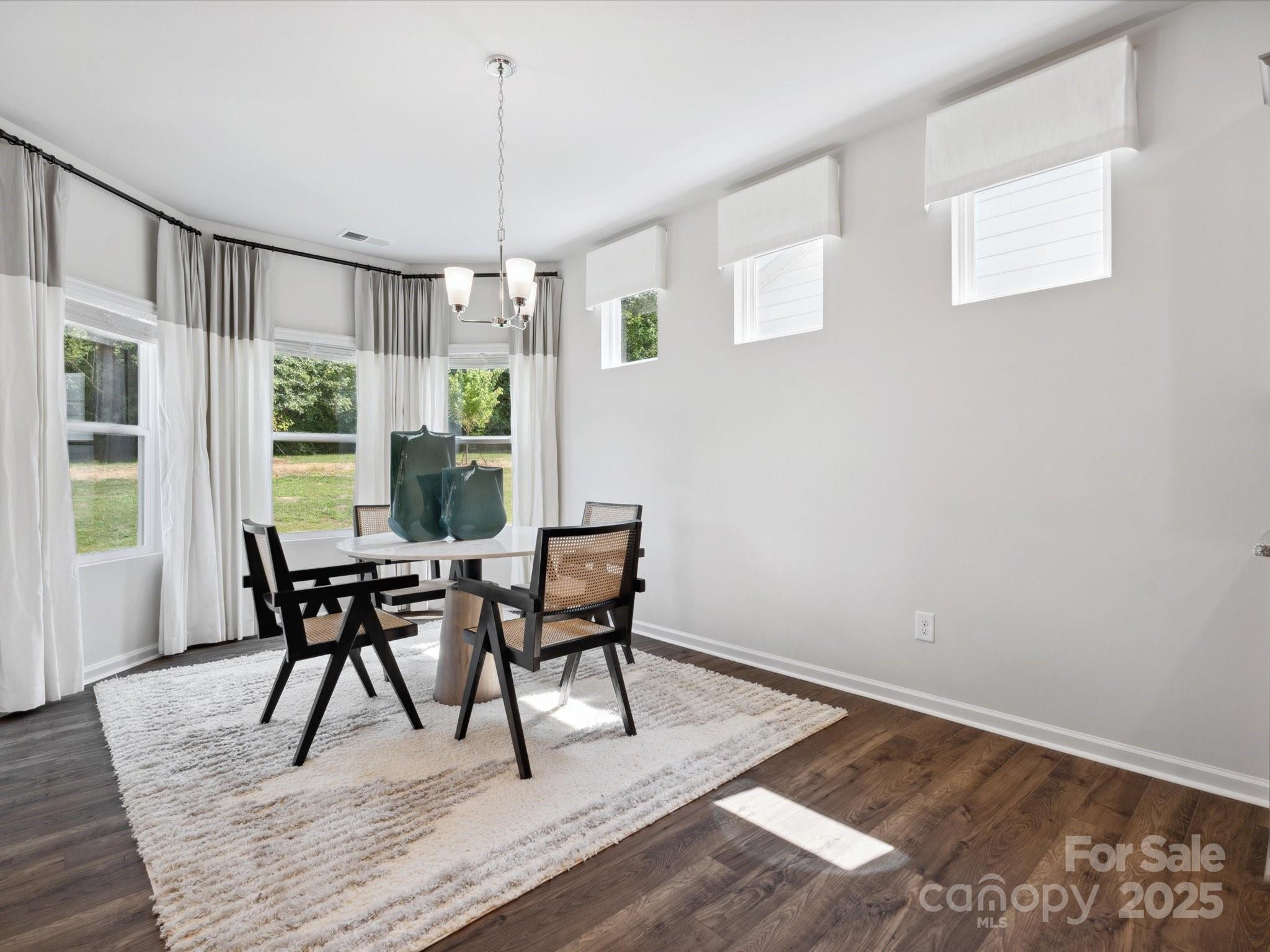 1053 Mapletree Lane