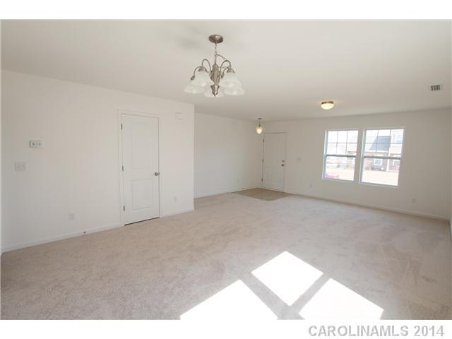 Ellis Pond - Residential