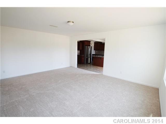 Ellis Pond - Residential