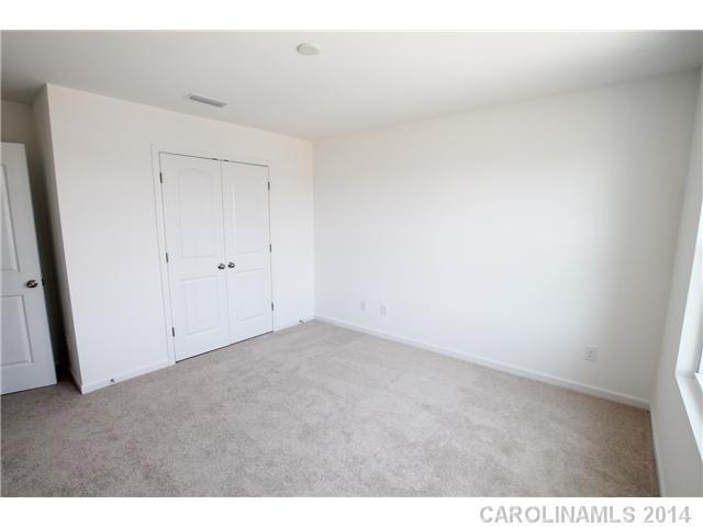 Ellis Pond - Residential