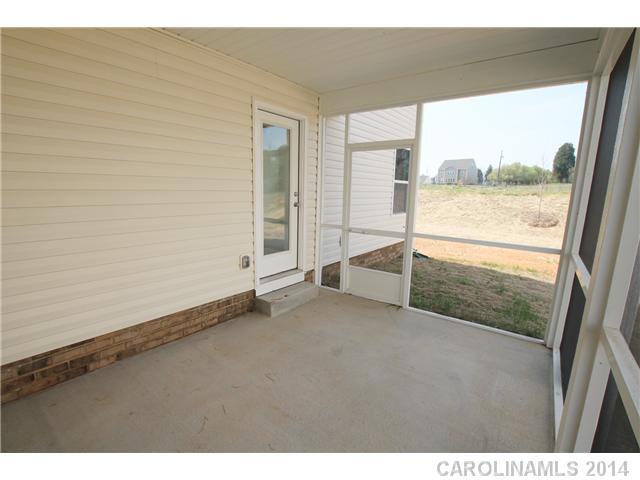 Ellis Pond - Residential