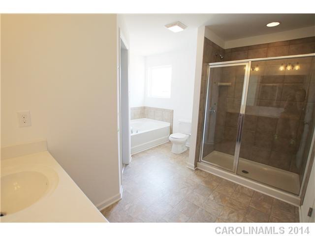 Ellis Pond - Residential