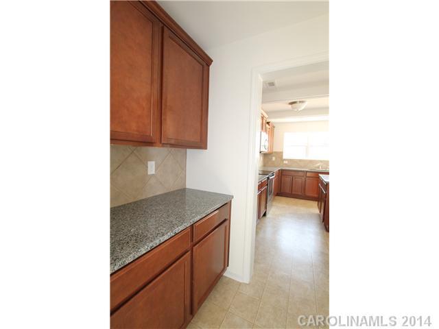 Ellis Pond - Residential