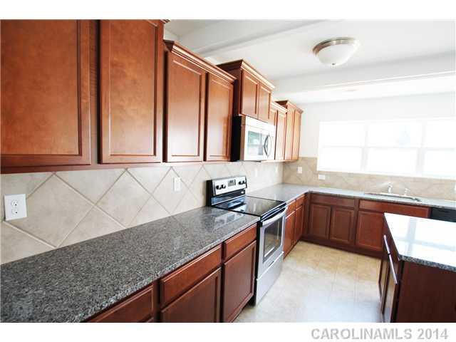 Ellis Pond - Residential