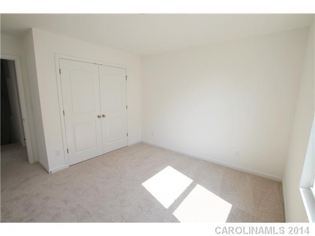 Ellis Pond - Residential