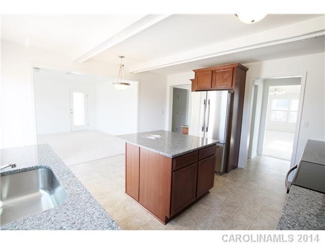 Ellis Pond - Residential