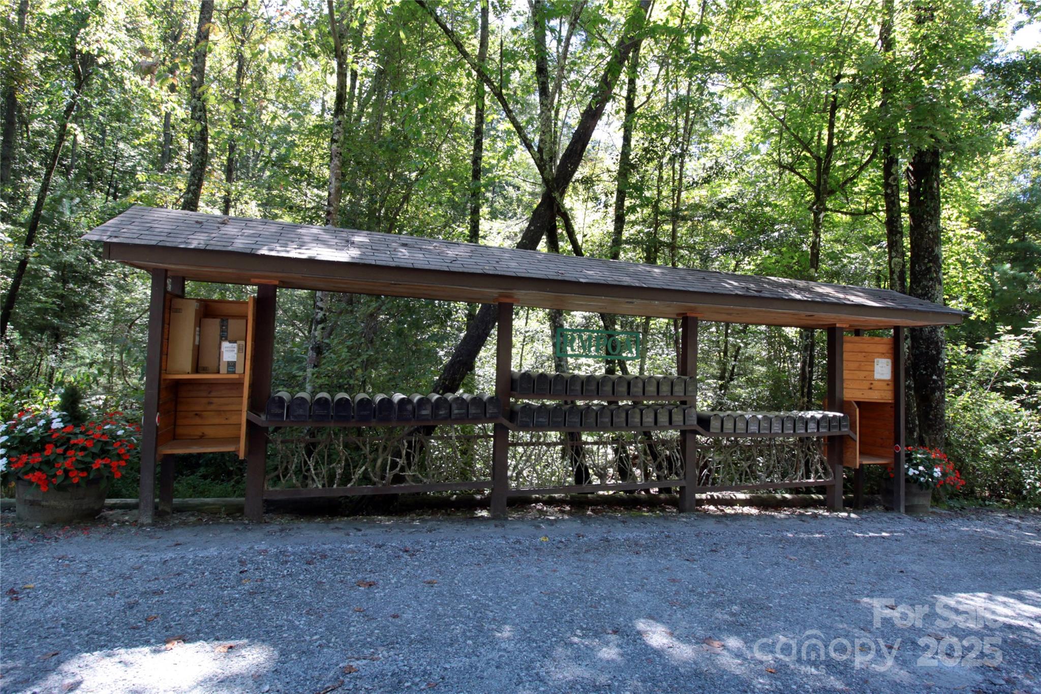 Round Mountain - Land