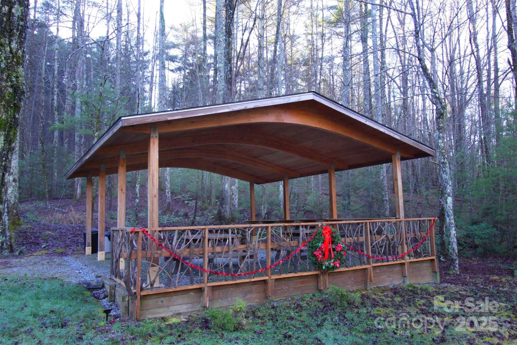 Round Mountain - Land