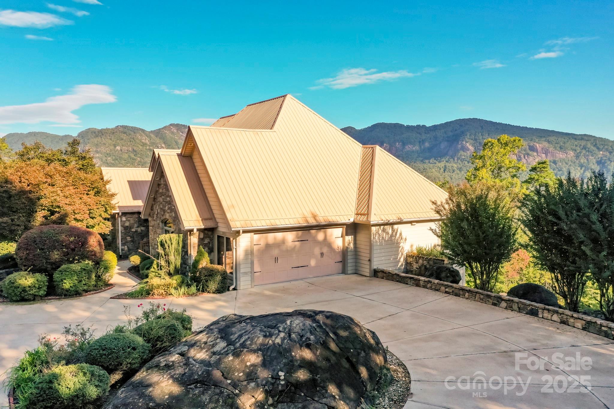 218 Clear Creek Trail