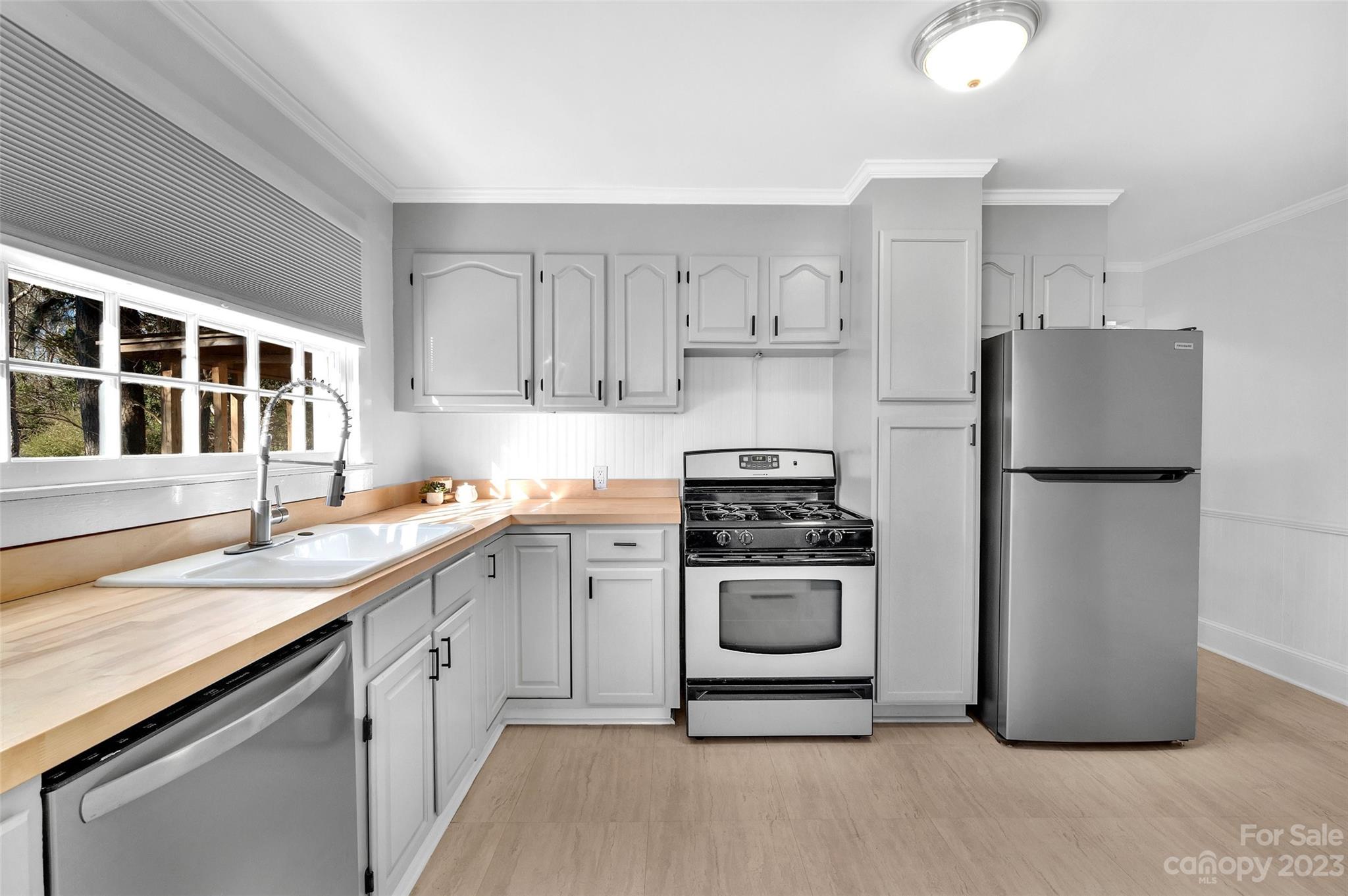 Moss Acres - Residential