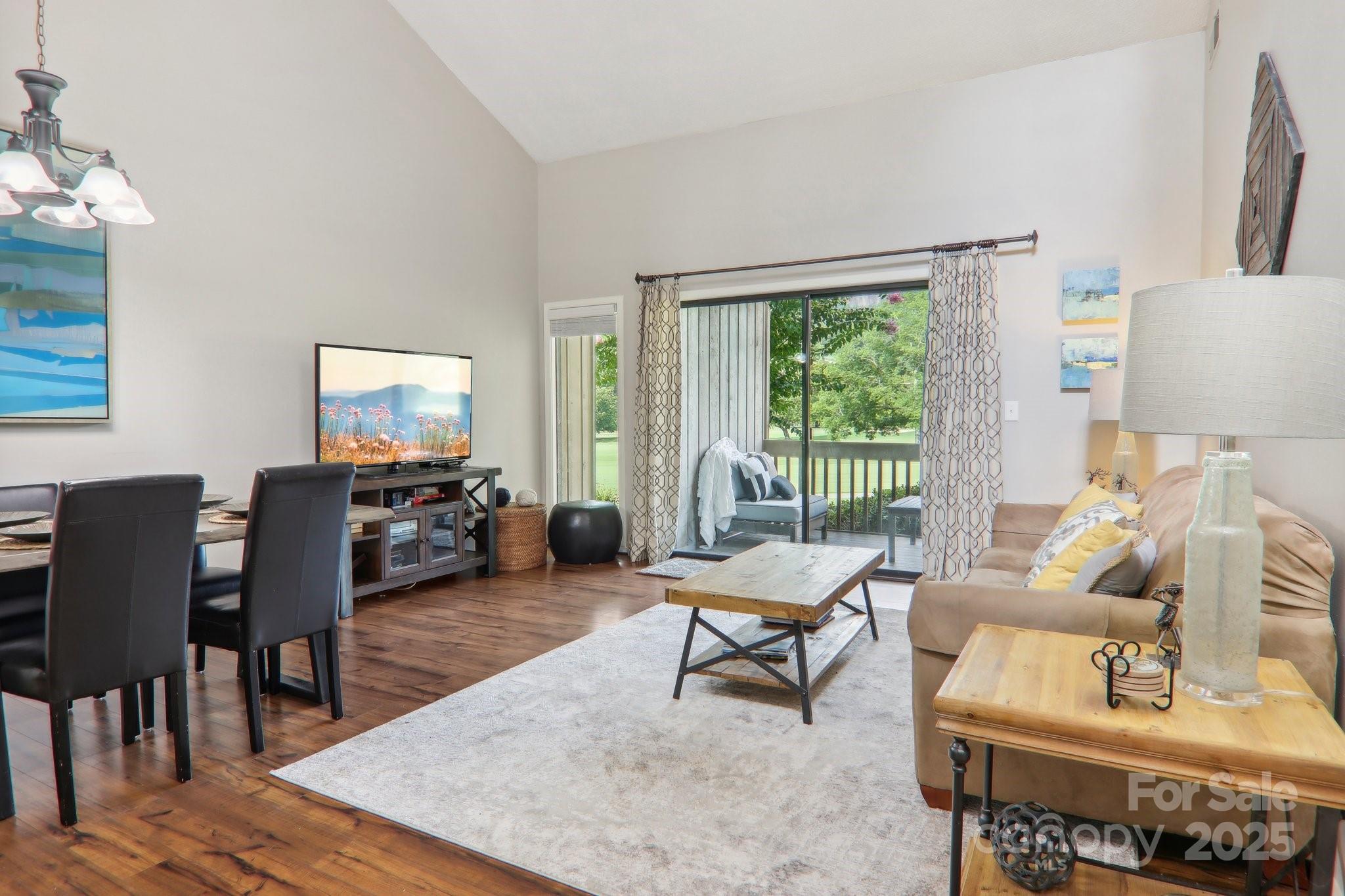 182 W Lake Drive S 1403