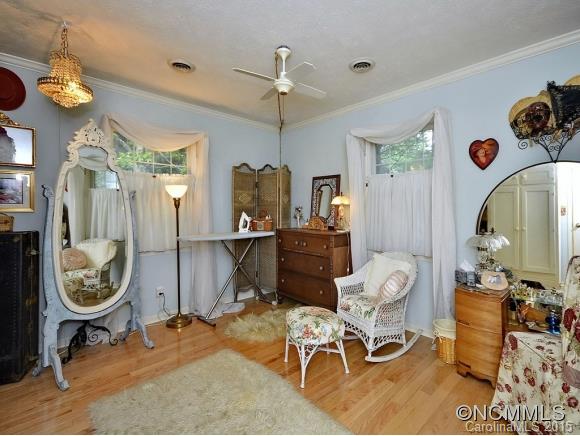 Kenwood Knoll - Residential