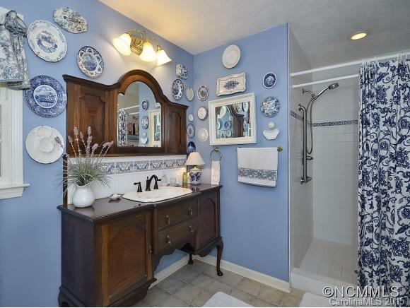 Kenwood Knoll - Residential