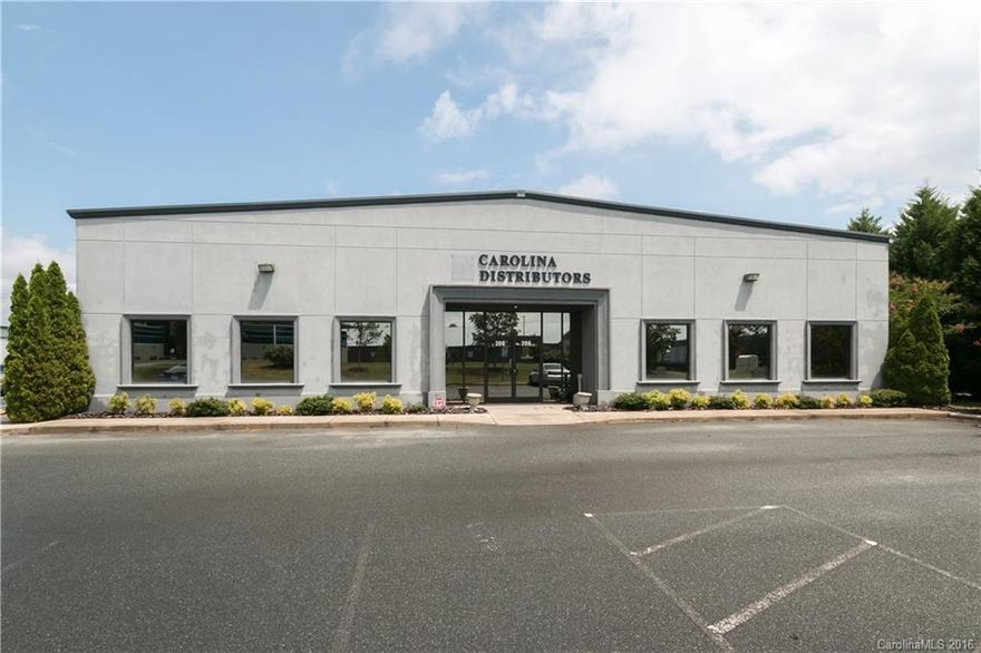 Great opportunity for investment. 2 office/warehouse condos on 1.310 acres. Condo 208 is approx. 5500 sq. ft and includes 1921 sq. ft. office and 3600 sq ft heated warehouse with roll up door. Condo 206 is approx. 9635 sq. ft. plus 1826 sq. ft. mezzanine. Condo includes 1931 sq ft. front office, 7007 sq ft. heated warehouse with dock high and roll up doors, 697 sq ft rear office. Building is full sprinkler.