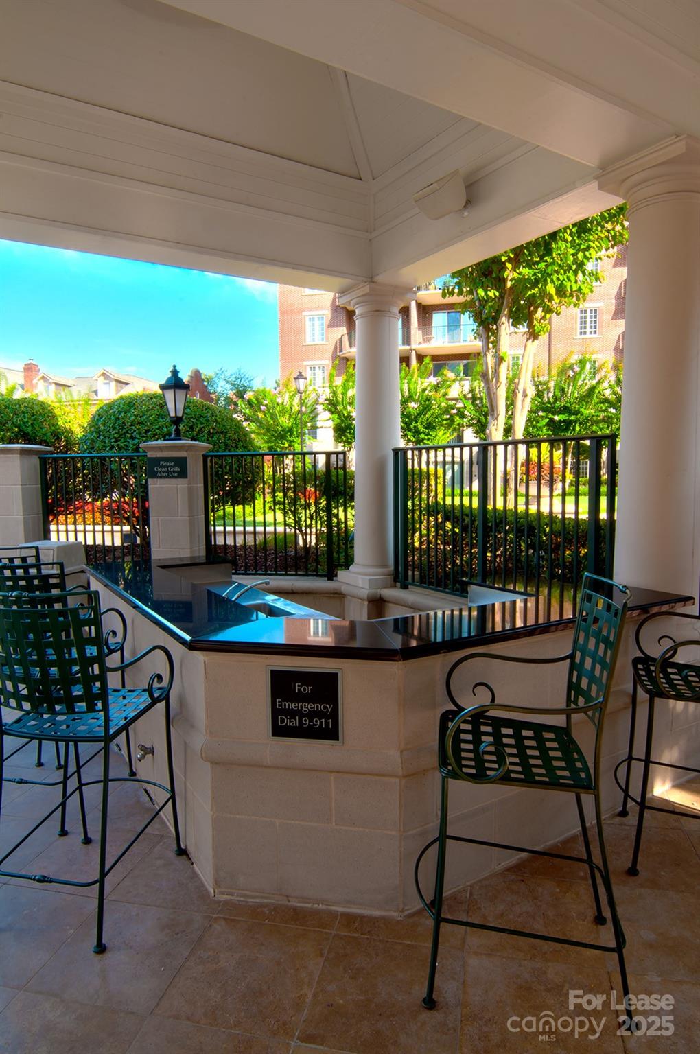 Fifth And Poplar - Residential Lease