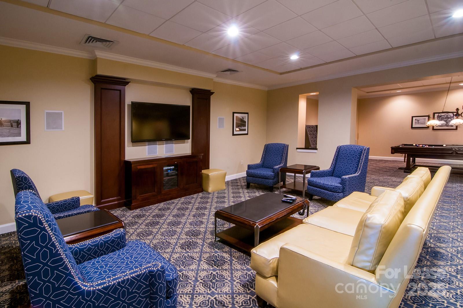 Fifth And Poplar - Residential Lease