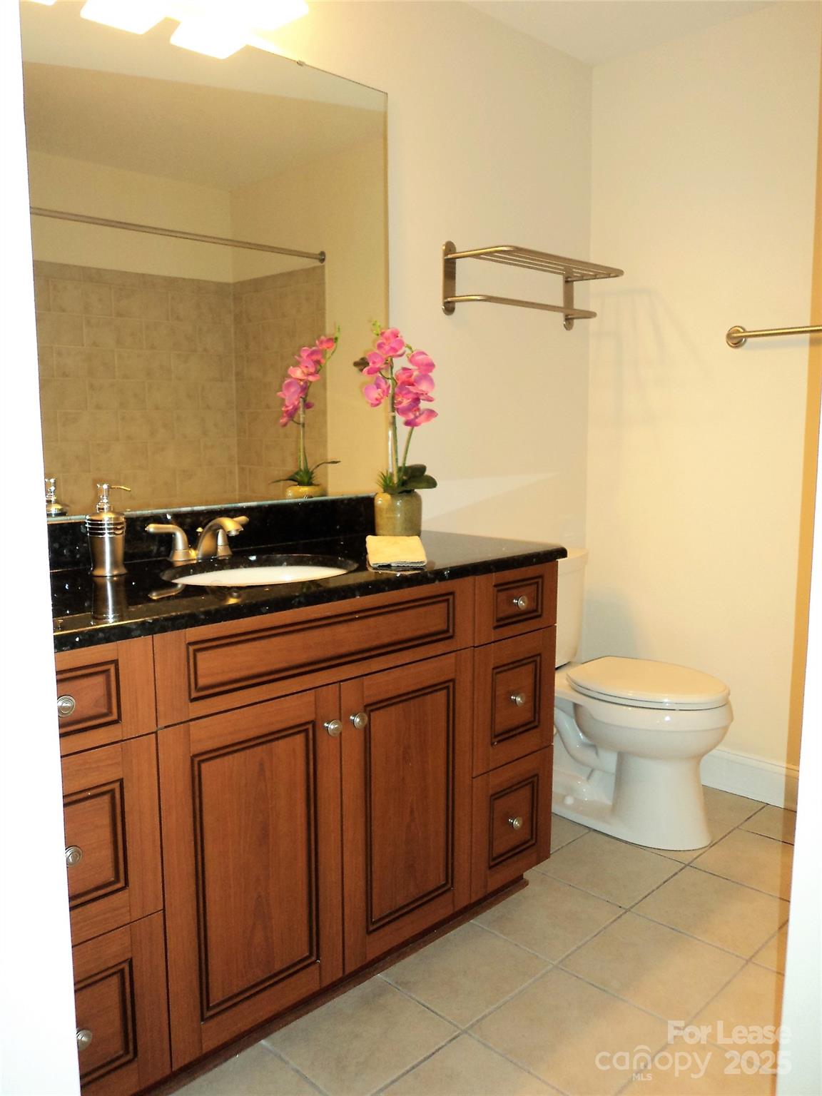 Fifth And Poplar - Residential Lease