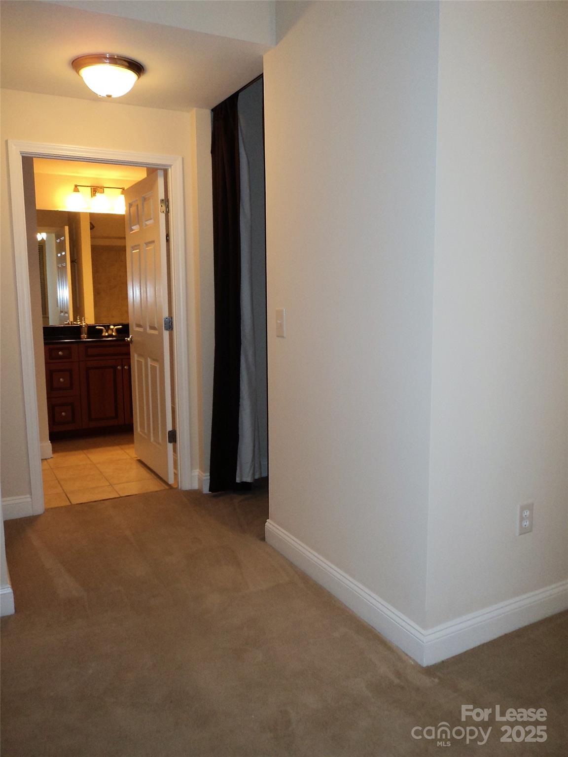 Fifth And Poplar - Residential Lease