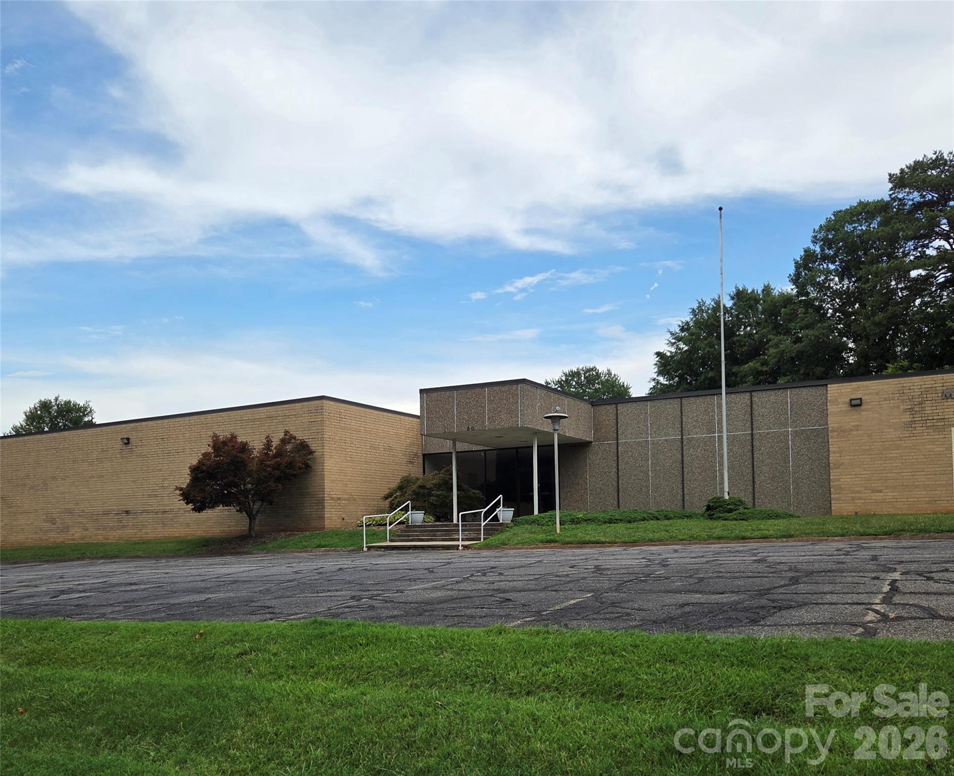 30 Catawba Valley Boulevard SE, Hickory, NC, 28602