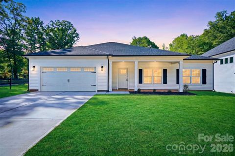 Photo of 3272 FAIRVIEW Drive, Gastonia, NC 28052 (MLS # 4382427)