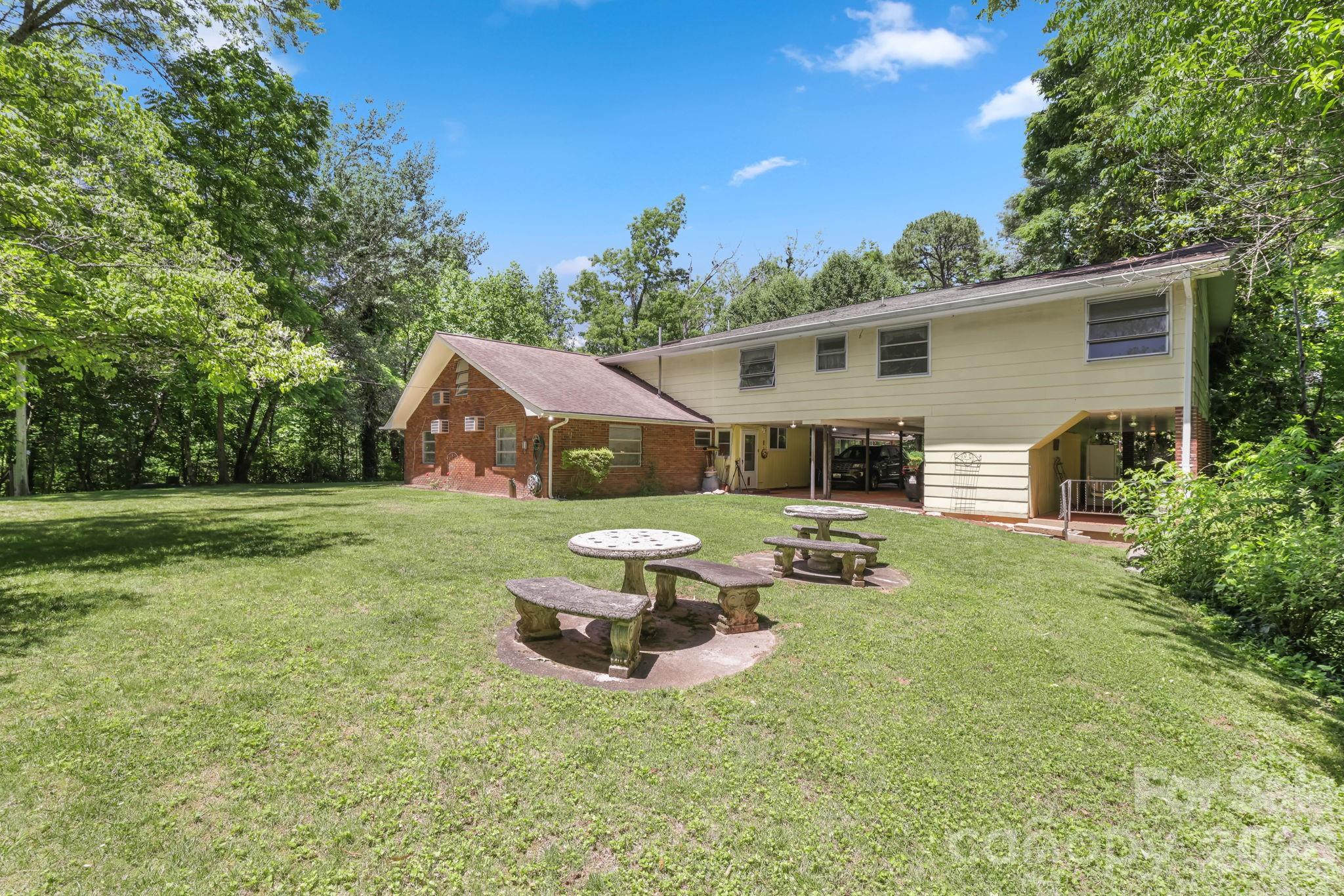 3324 Hwy 28 Road S