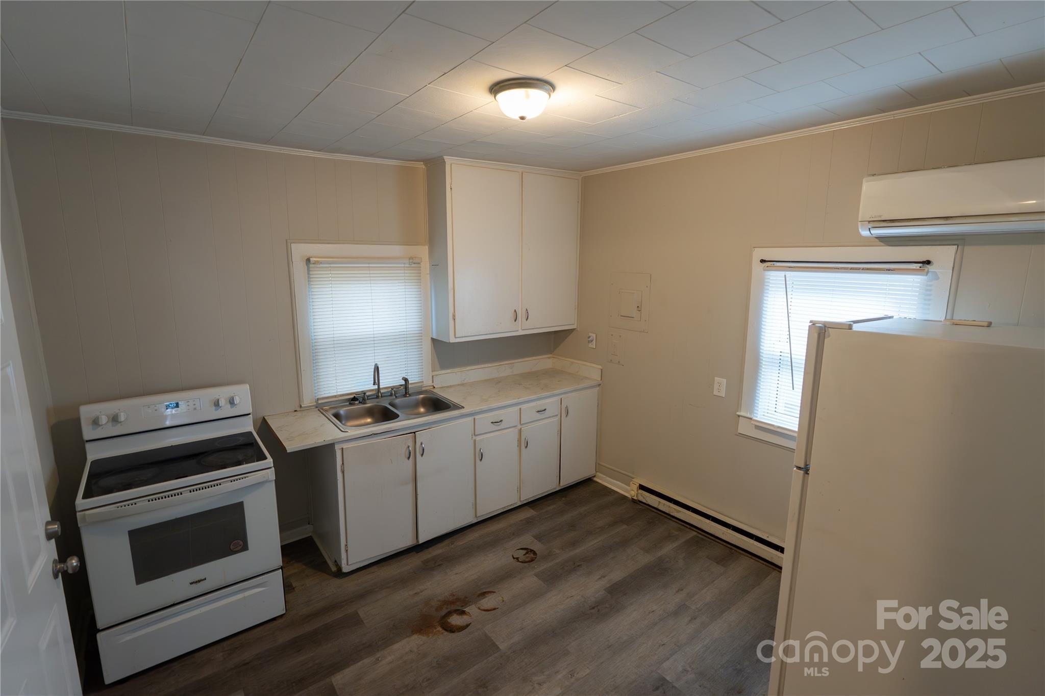 275 Academy Avenue NW