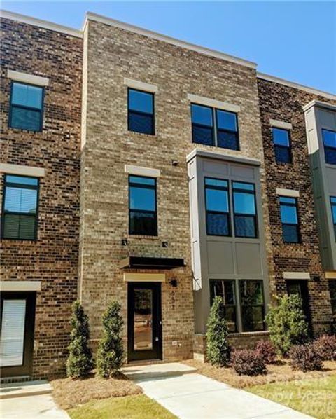 Photo of 657 Uwharrie River Road, Charlotte, NC 28211 (MLS # 4349535)