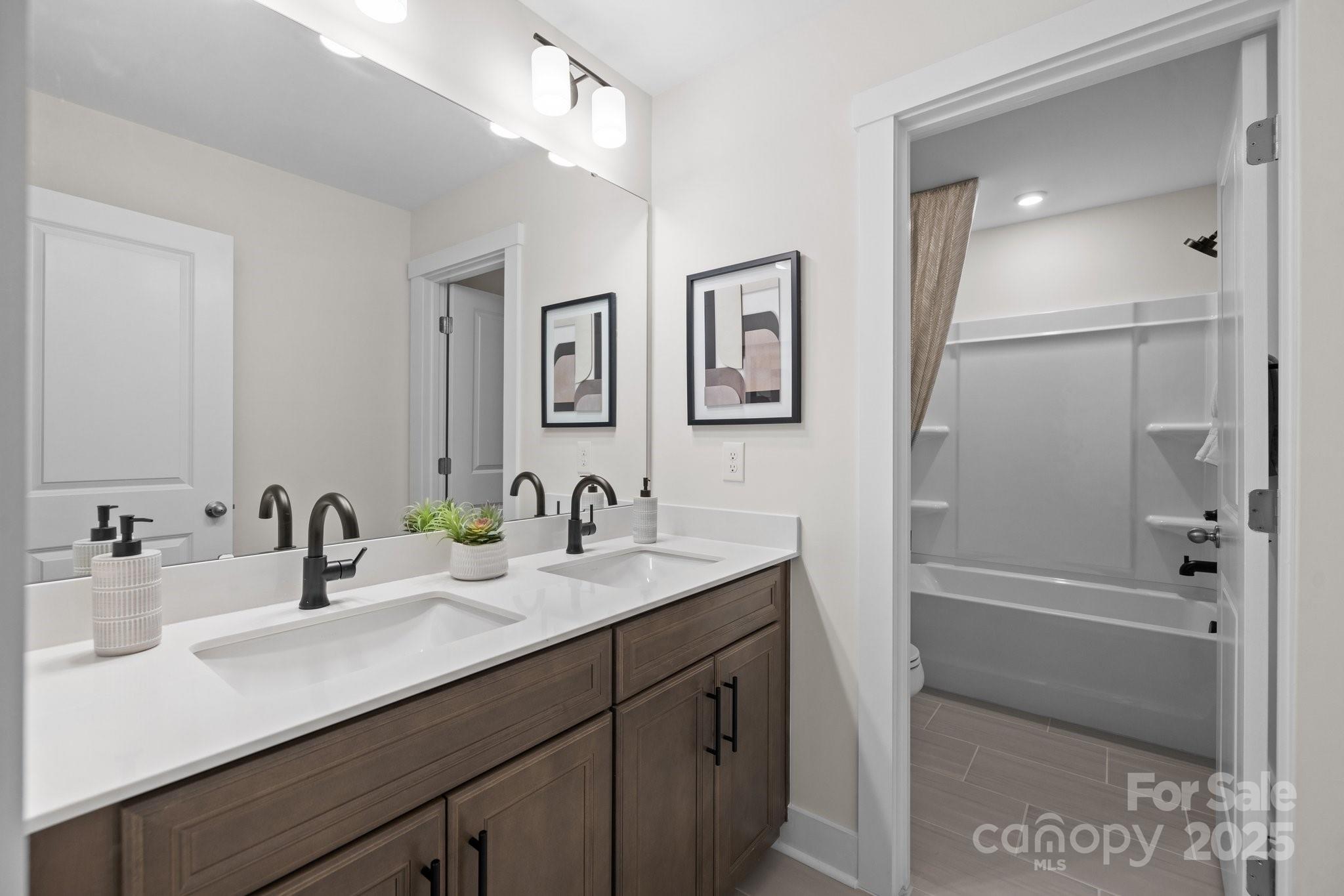 Lakeside Glen - Residential