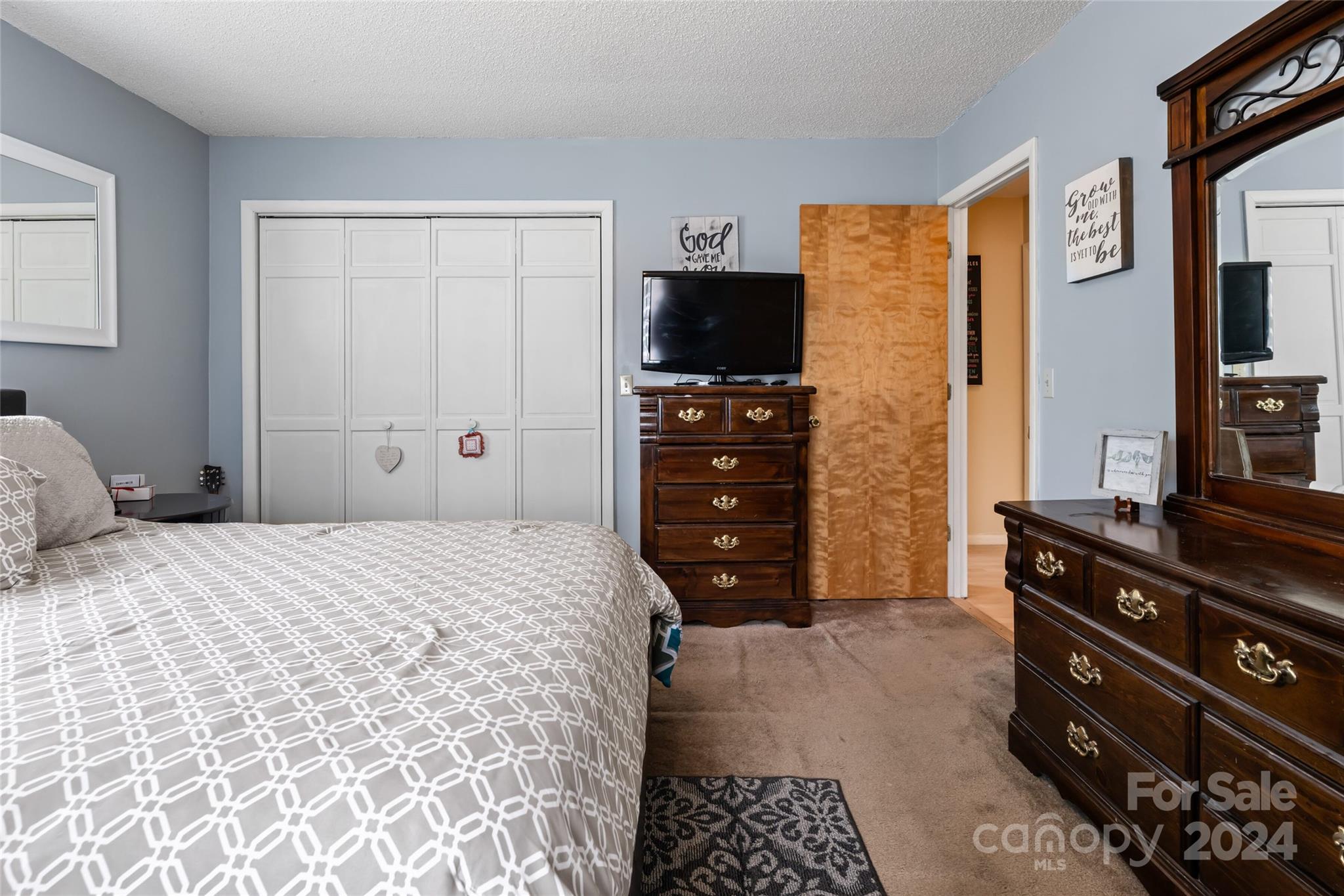 Sunny Knoll - Residential