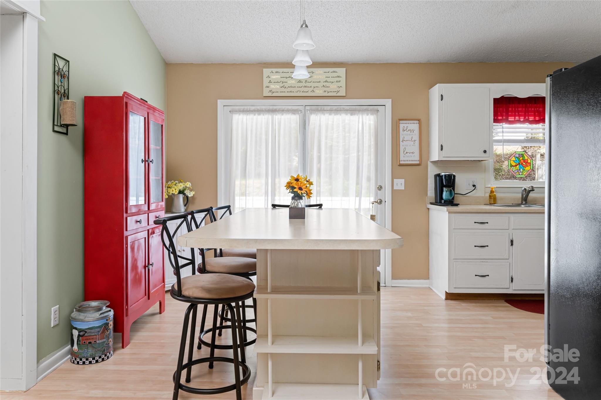 Sunny Knoll - Residential