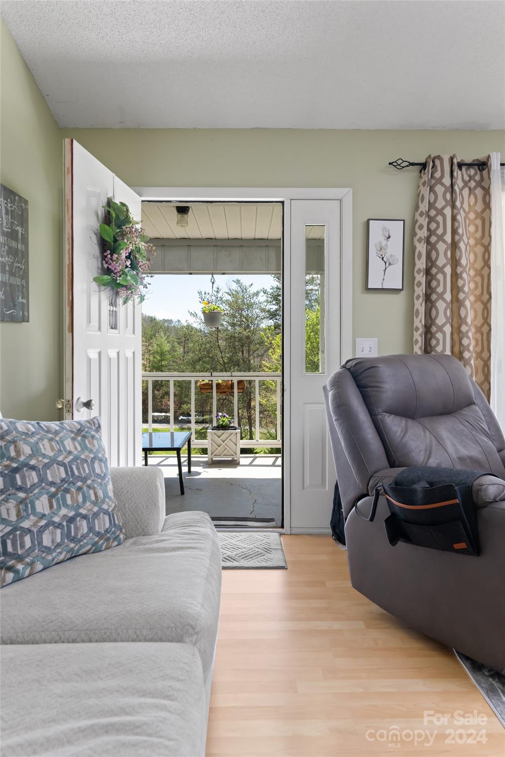 Sunny Knoll - Residential