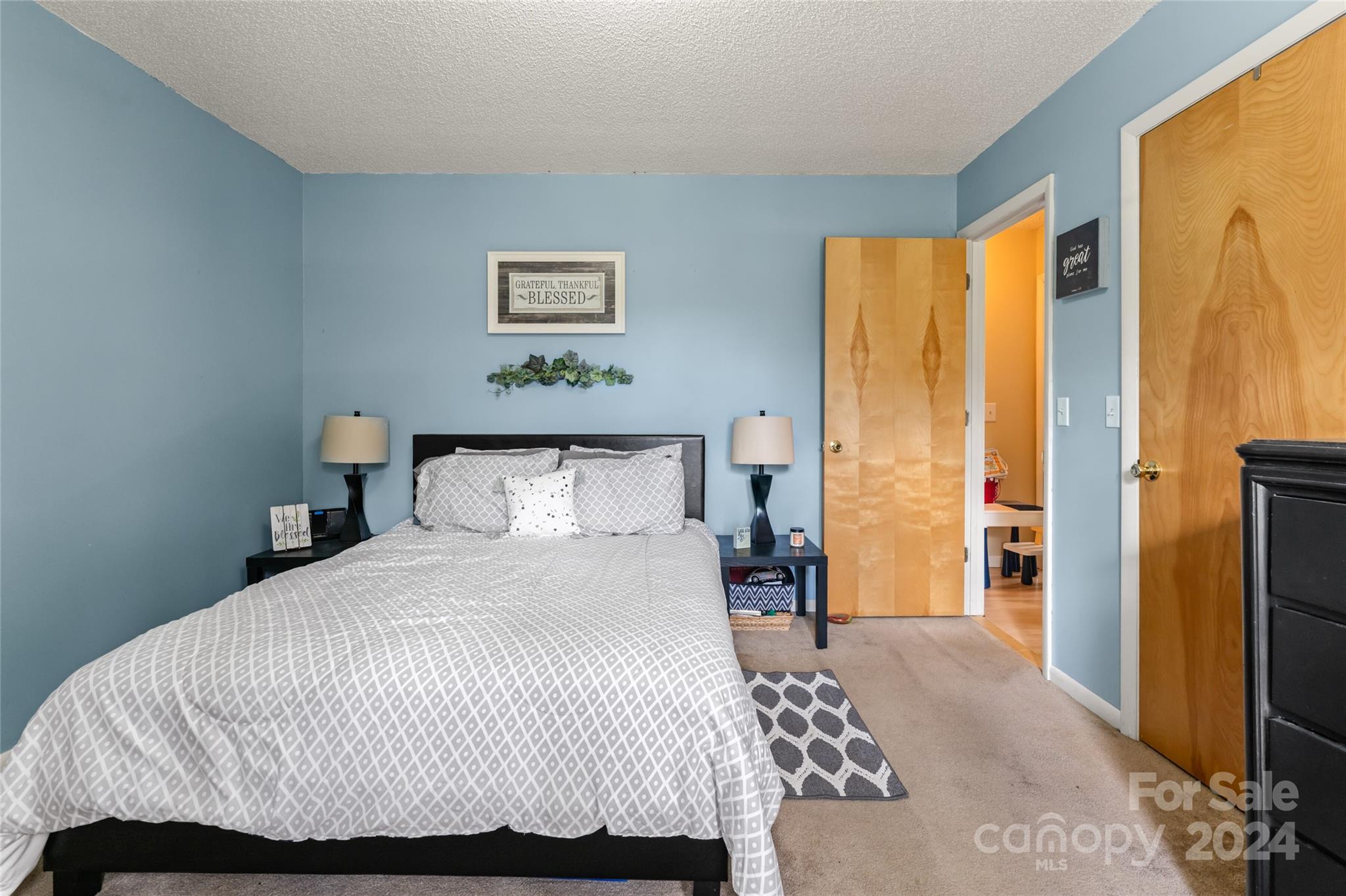 Sunny Knoll - Residential