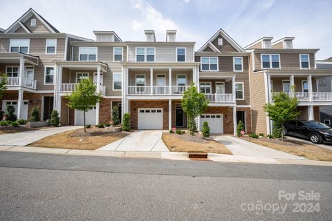 Townhouse in Charlotte NC 10427 Glenmere Creek Circle.jpg