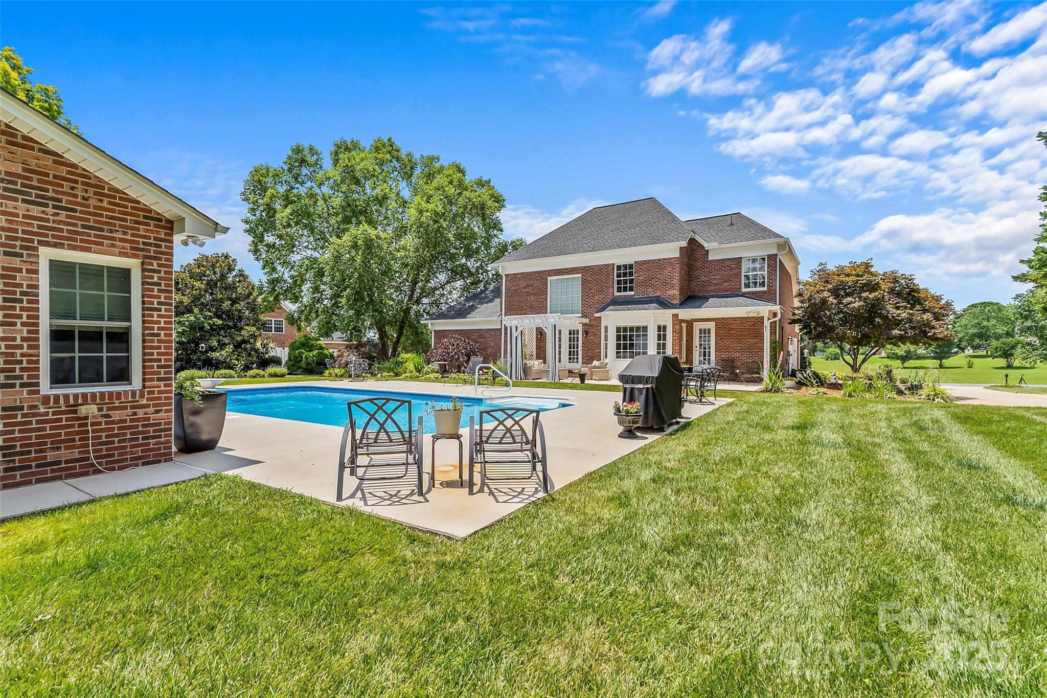 Rainbow Hills - Residential