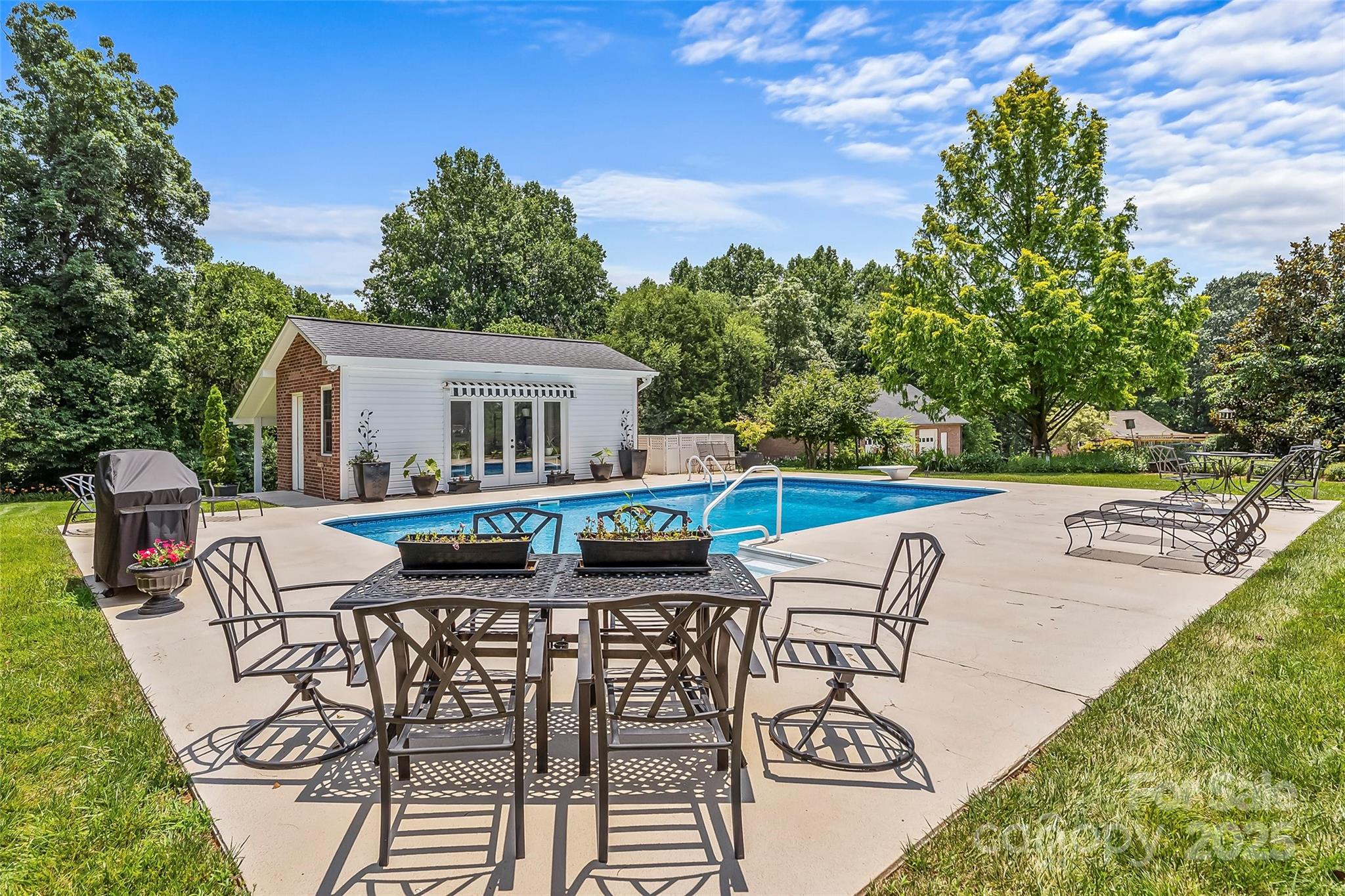 Rainbow Hills - Residential