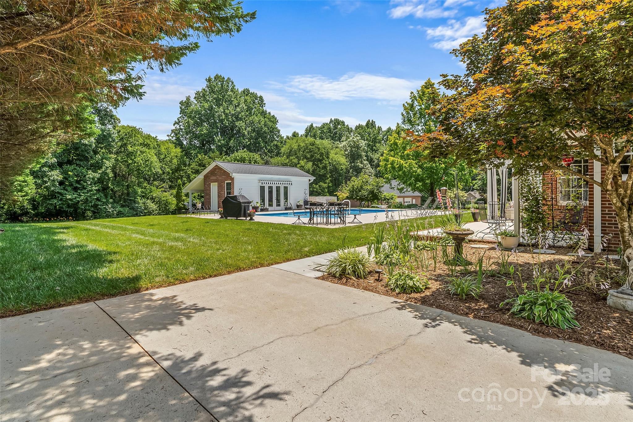 Rainbow Hills - Residential