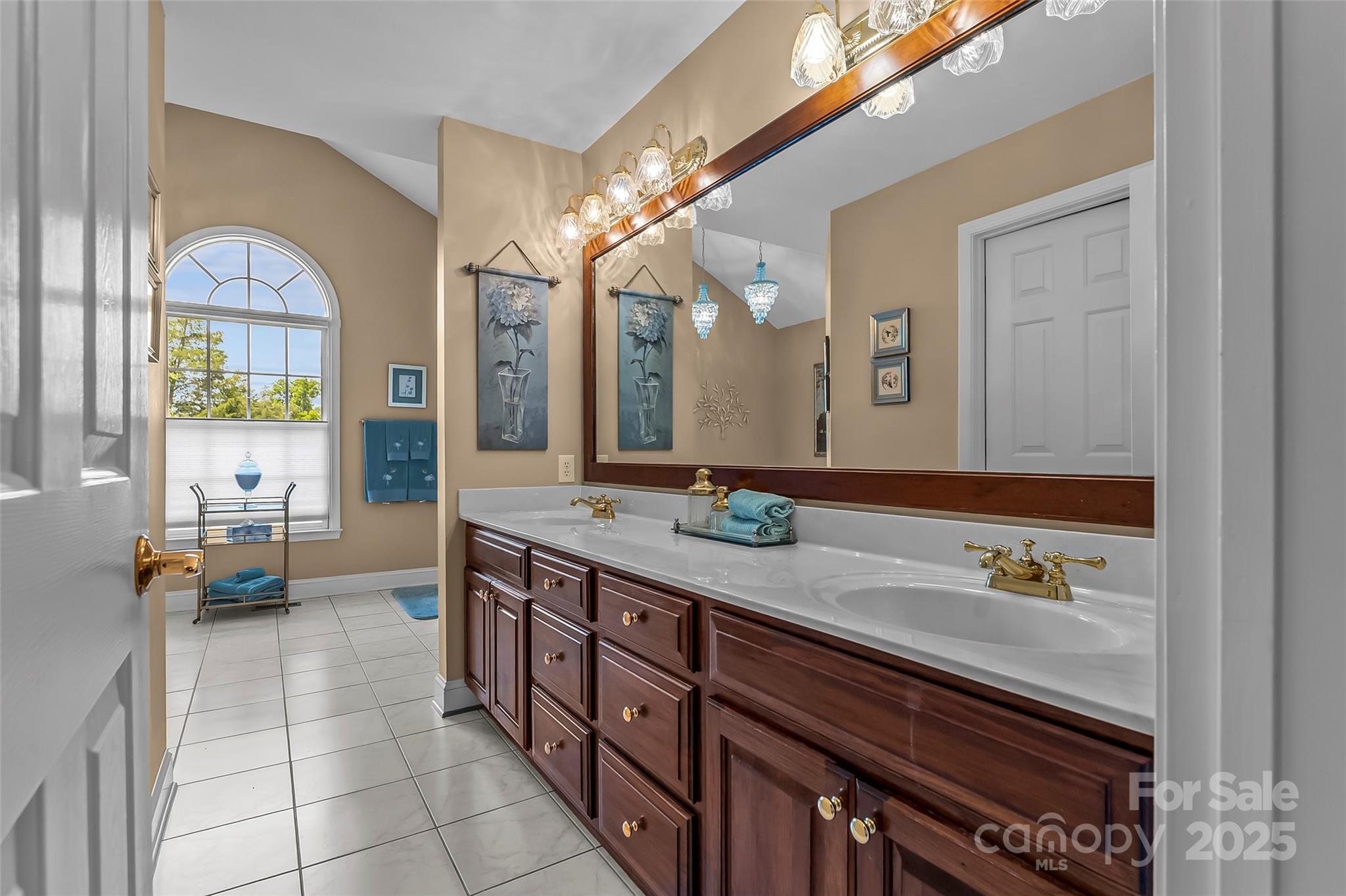 Rainbow Hills - Residential