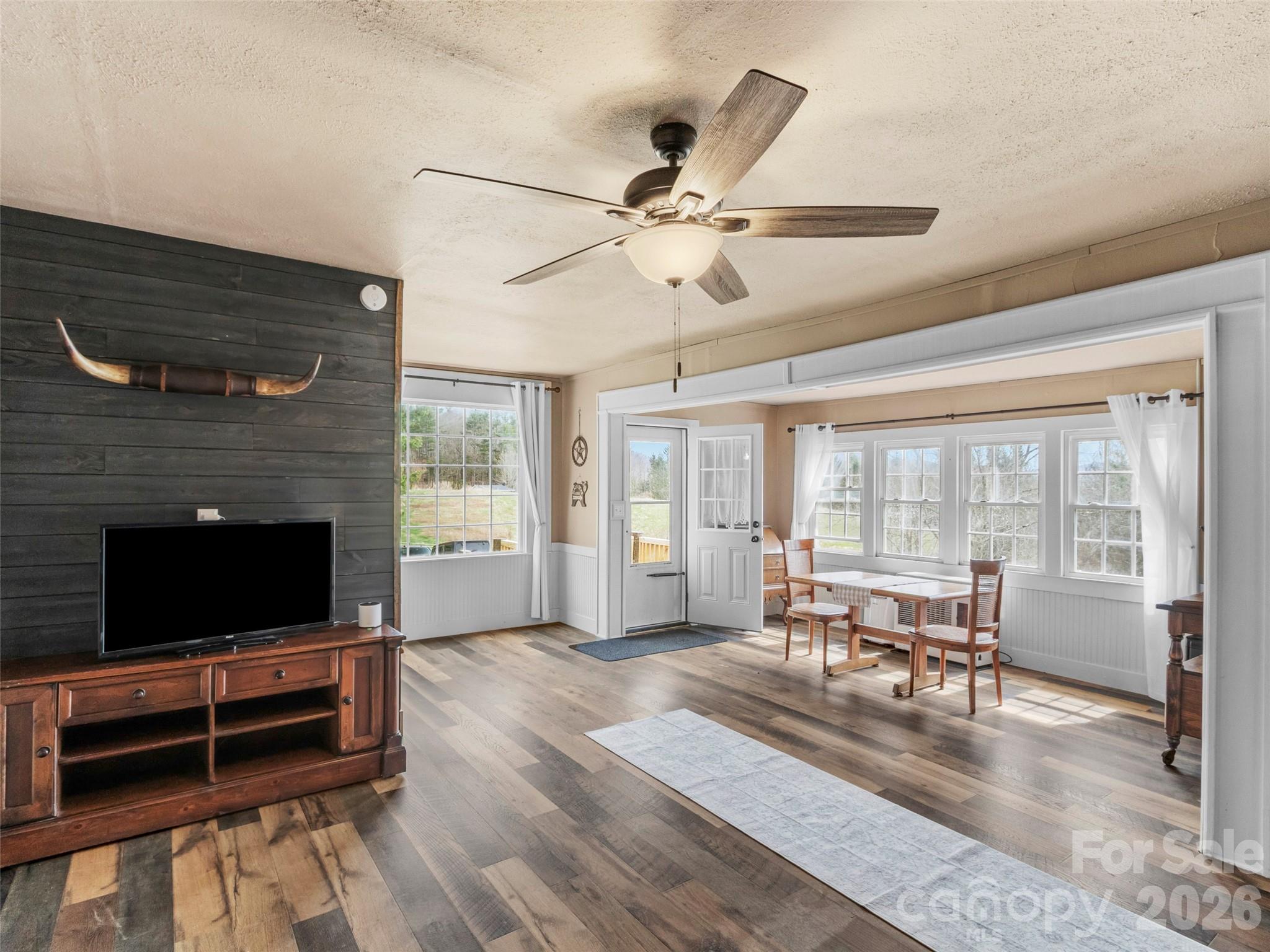 138 Robert Phillips Road