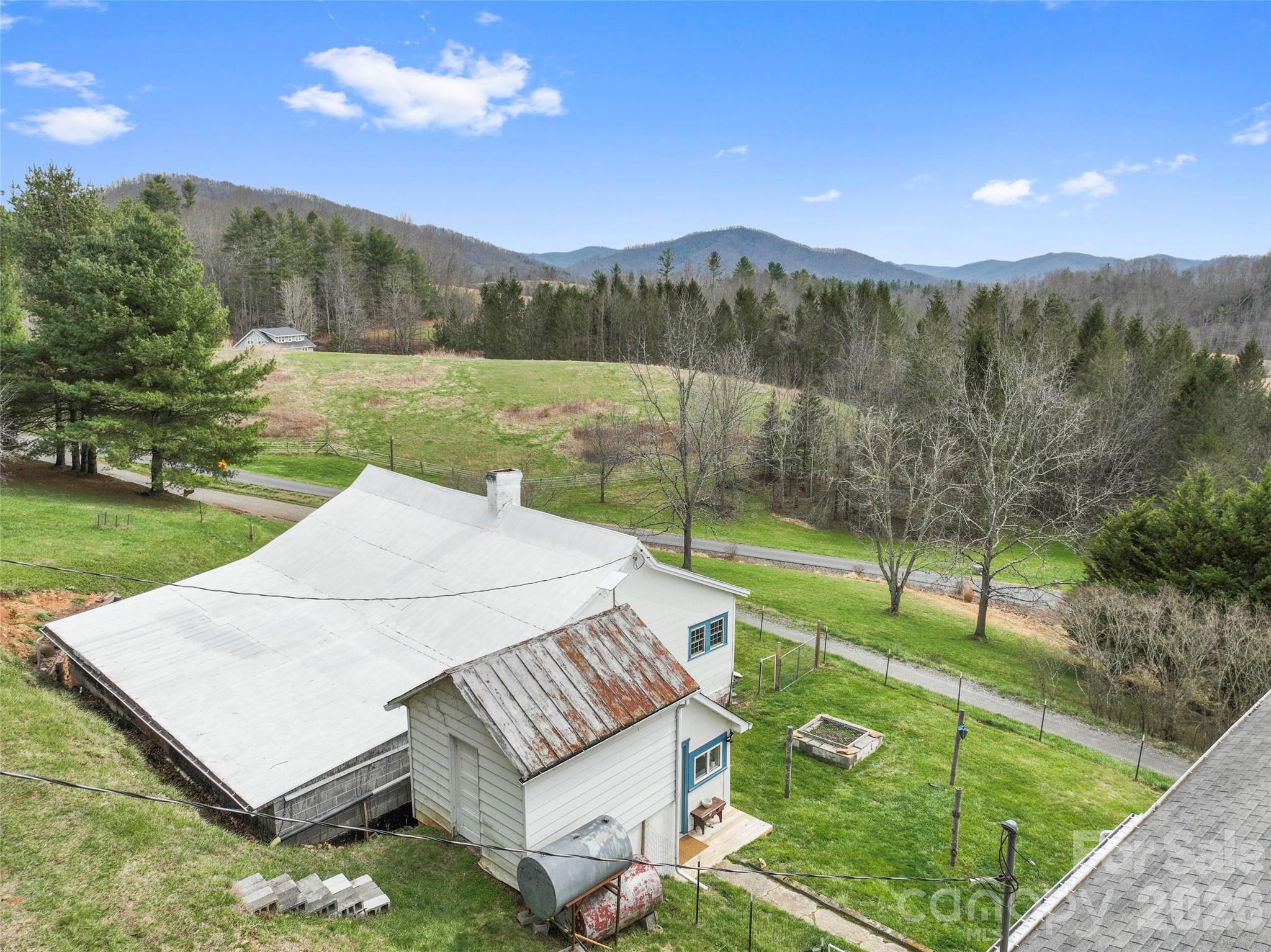 138 Robert Phillips Road