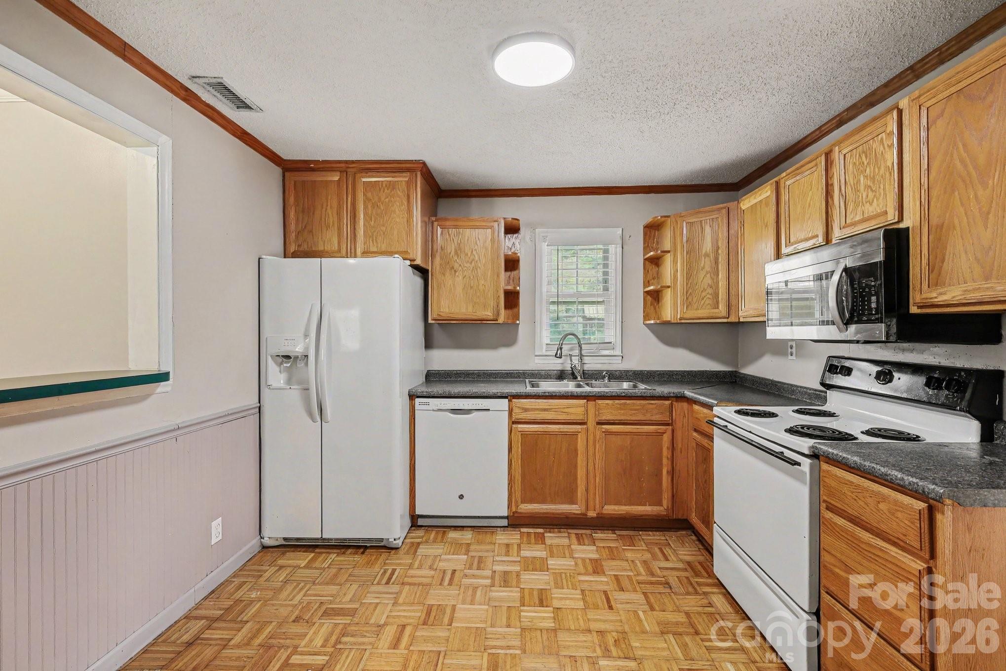114 Whitman Circle