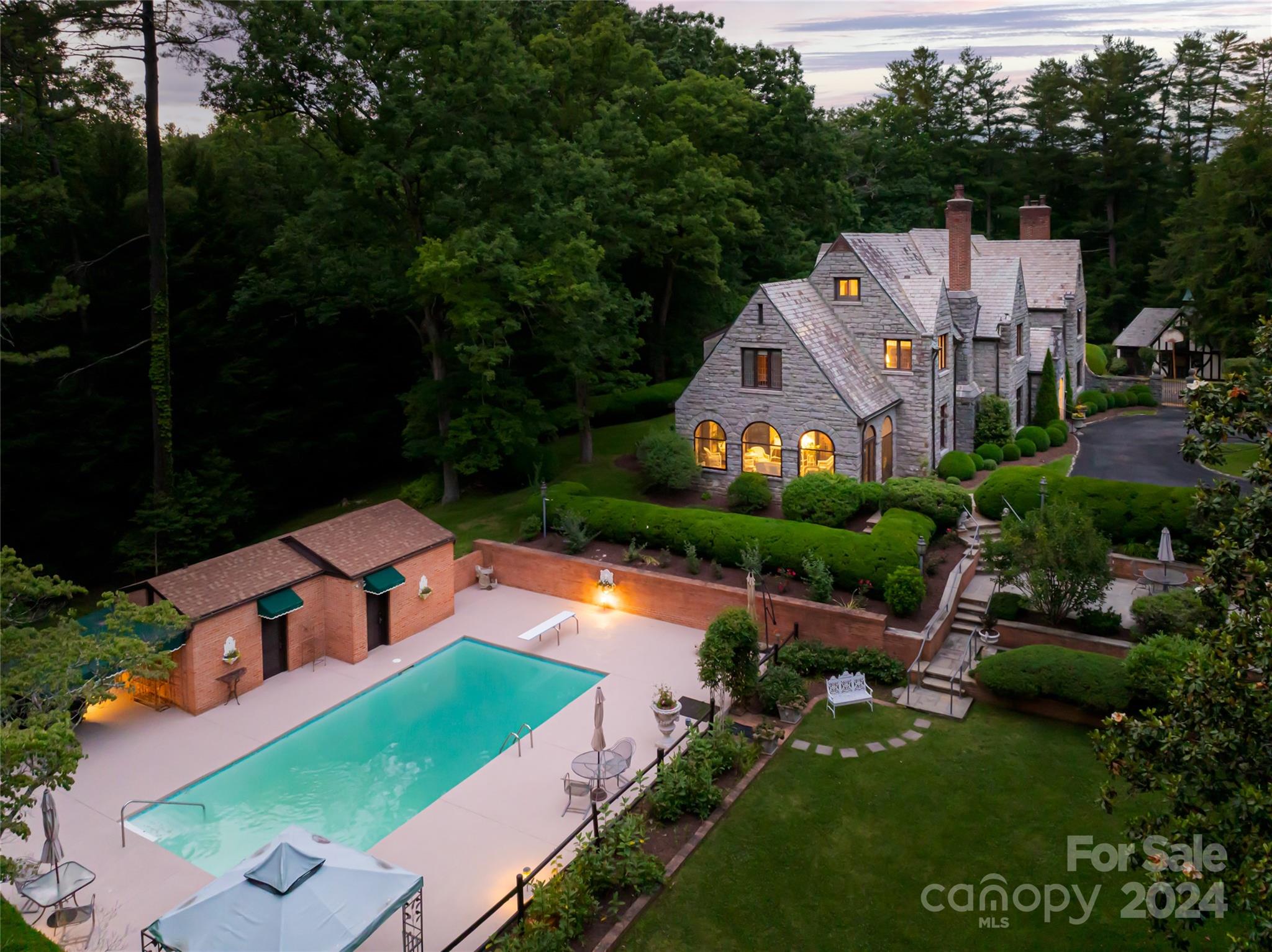 436 Vanderbilt Road