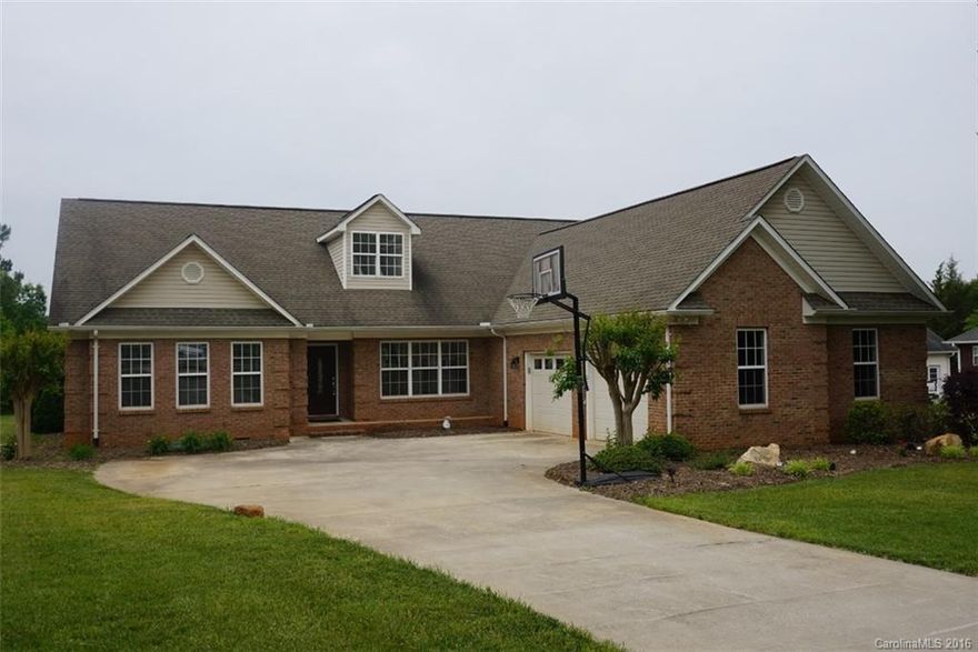 Desirable single story home in Stonebriar in Granite, Erwin, East School District.  The great room, dining room, breakfast room, kitchen and sunroom are all open.  Vaulted ceiling.   Split bedroom plan.  Master bedroom has vaulted ceiling, split laves, large walk in closet.  The other 2 bedrooms are huge. 3 Bedrooms, 2 1/2 baths.  1.27 ac.