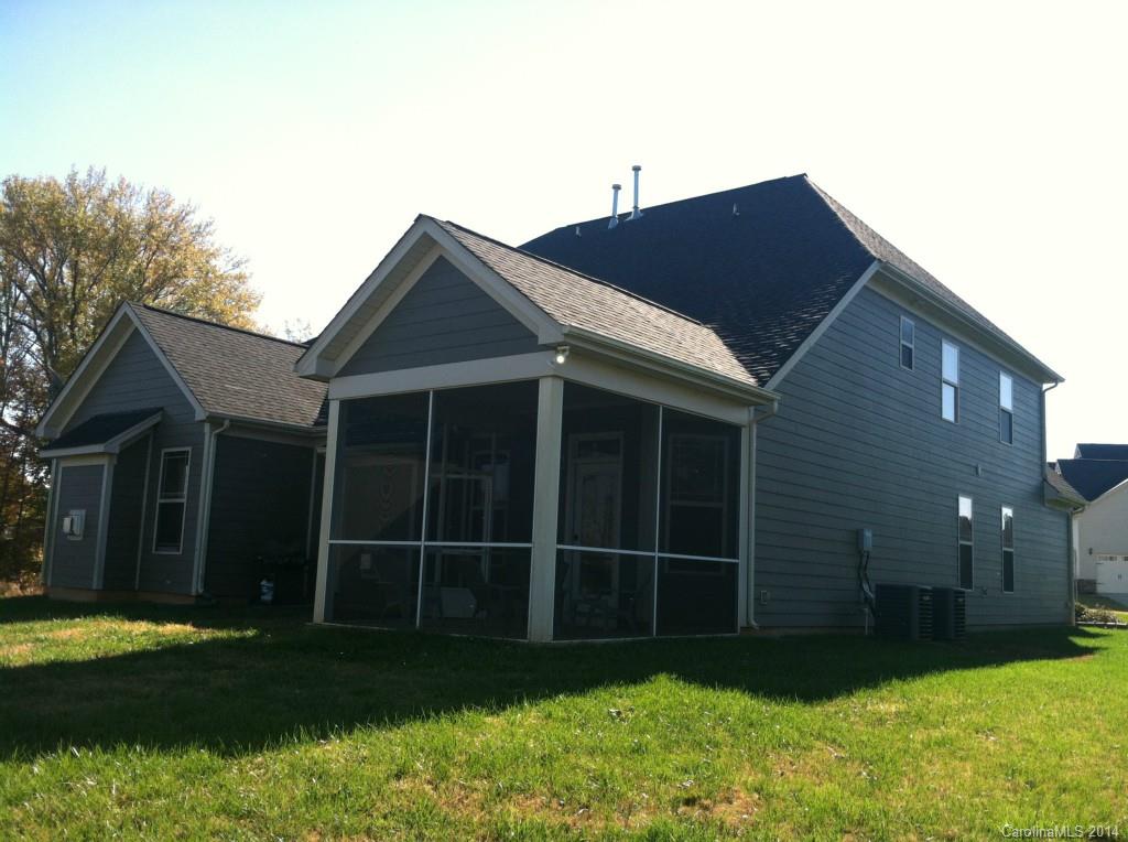 Oaks on Main - Residential