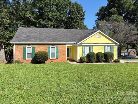 Photo of 7500 Swedish Ivy Lane, Charlotte, NC 28227 (MLS # 4368792)