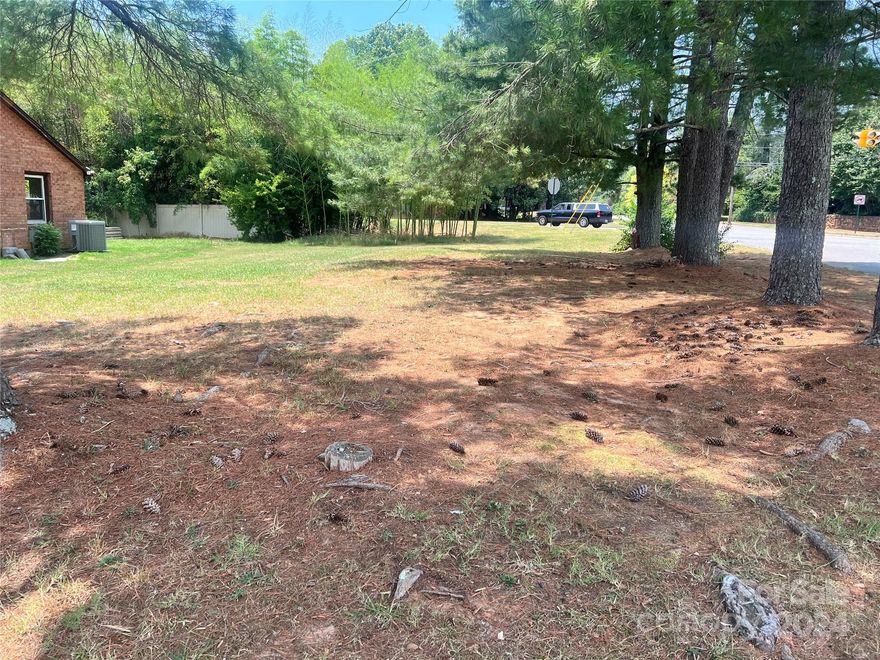 Nice level/flat CORNER LOT located in Statesville.  Conveniently located to Mac Anderson Park, Downtown Statesville, Interstates and Shopping!