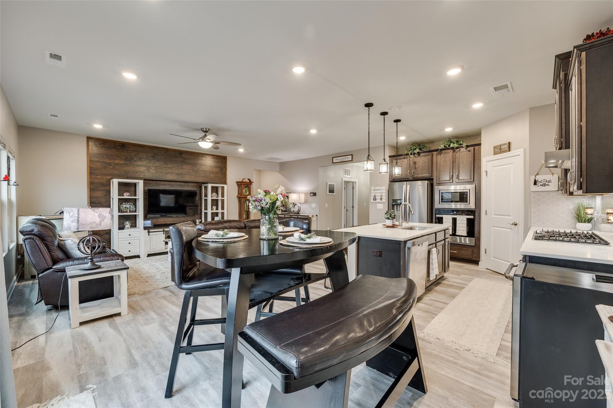 The Meridians - Residential