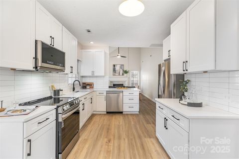 8724 Tamarron Drive Charlotte NC 28277