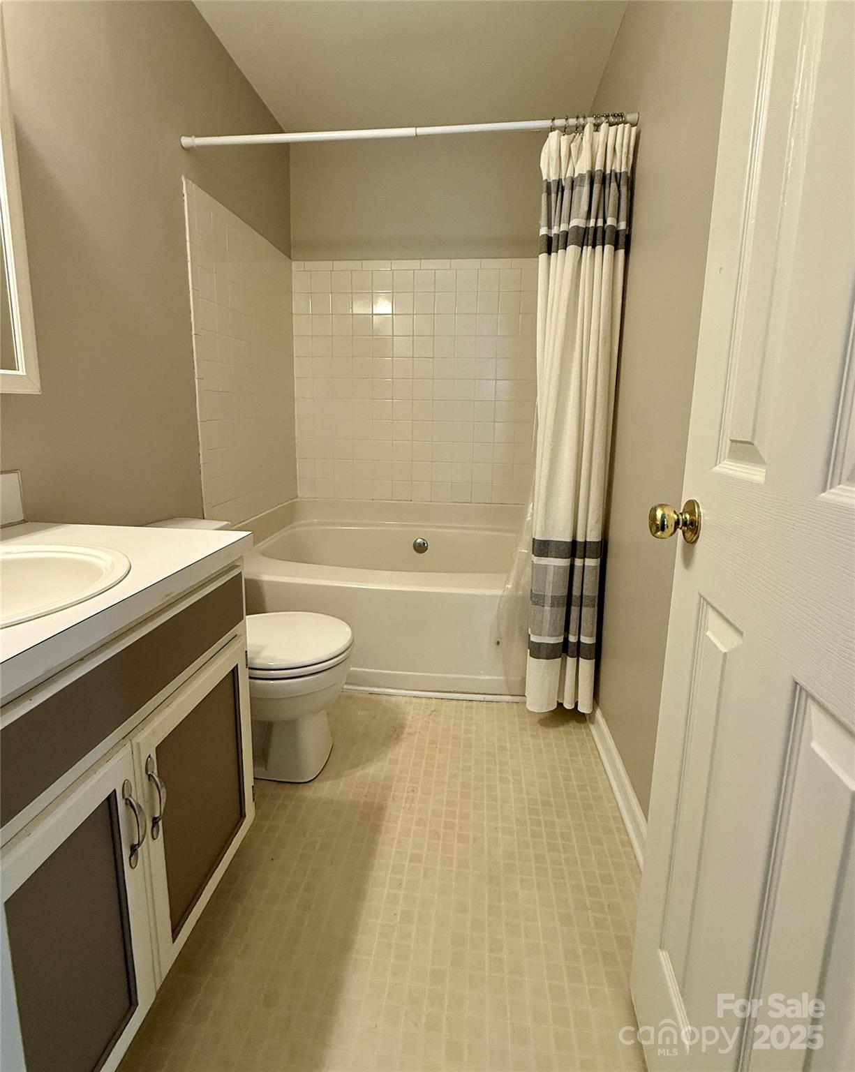 Governors Square - Residential