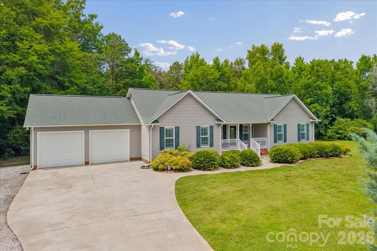 1512 Kinglet Drive